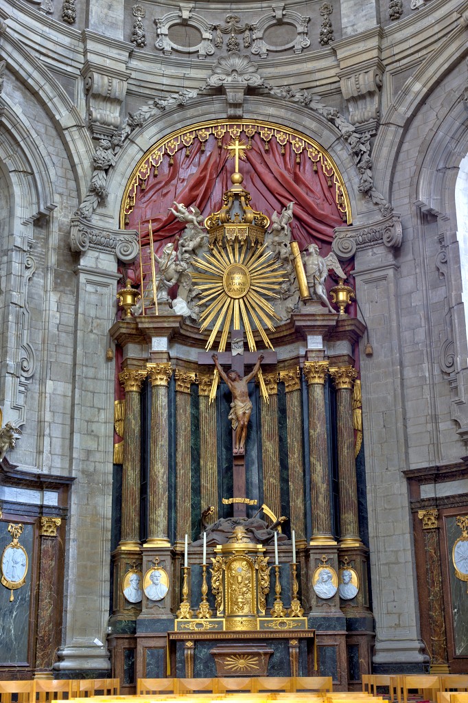 HDR kerkfotografie Sint-Servaasbasiliek Grimbergen basiliek basilica basilique kerk eglise bedevaart rooms katholiek religie religion bedevaartsoord